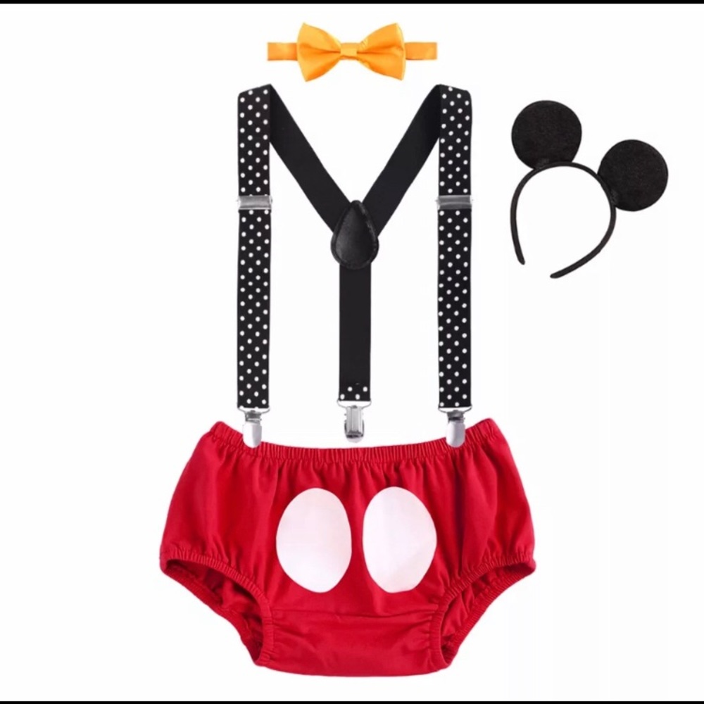 Mickey mousse outfit 4 pieces brand new